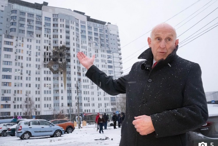 Bộ trưởng Quốc phòng Anh suýt trúng tên lửa Oreshnik của Nga