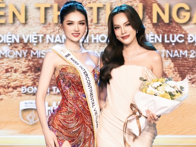 Quế Anh, Lê Hoàng Phương đọ dáng trên thảm đỏ