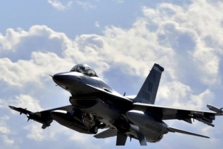 Nga tuyên bố bắn rơi tiêm kích F-16 của Ukraine