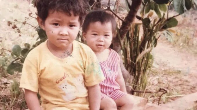 Gia Huynh (trái) sinh ra ở Đồng Nai, lớn lên ở TP HCM trước khi theo chồng qua Mỹ năm 2016. Ảnh: CNBC