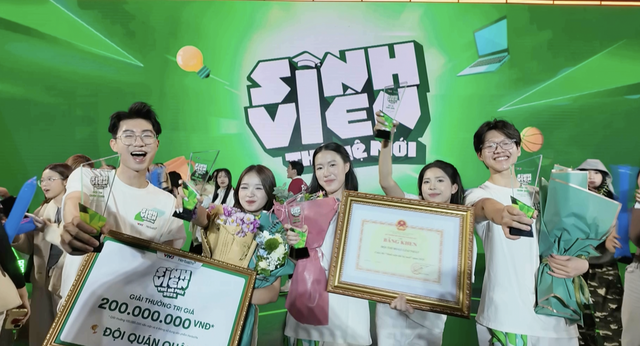 Quán quân nhận giải thưởng trị giá 200 triệu đồng và Bằng khen của Bộ Giáo dục và Đào tạo.