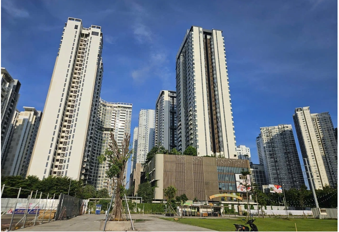 NHNN không hạn chế mà chỉ yêu cầu ngân hàng thương mại kiểm soát chặt chẽ tín dụng bất động sản.