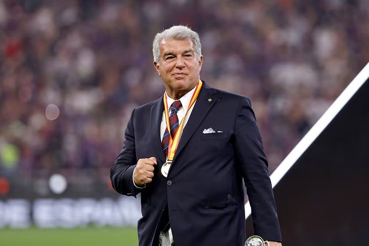 Chủ tịch Joan Laporta của Barcelona