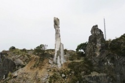 Diện mạo Hòn Vọng Phu sau khi được đầu tư 17 tỉ đồng chống đổ sập