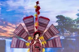 Á hậu Thu Ngân mang trang phục đan từ sợi tái chế đến Miss Intercontinental 2026