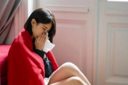 Hôn nhân bên bờ vực thẳm khi vợ xem clip họp lớp của chồng