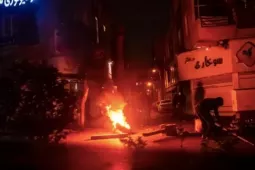 Số người chết trong biểu tình Iran tăng sốc, Mỹ tính phương án quân sự