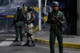 Trợ lý Nhà Trắng đăng thông tin về 'vũ khí bí mật' trong chiến dịch đột kích Venezuela