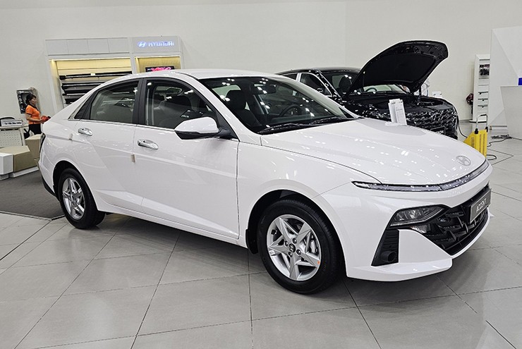 Hyundai Accent cũng tăng trưởng, nhưng con số khá thấp.