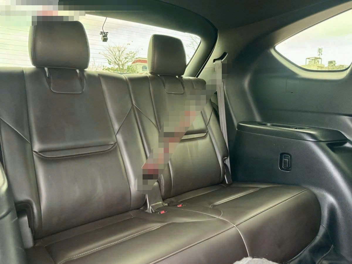 Ảnh thực tế một chiếc&nbsp;Mazda CX-8 đời 2019 được rao bán.