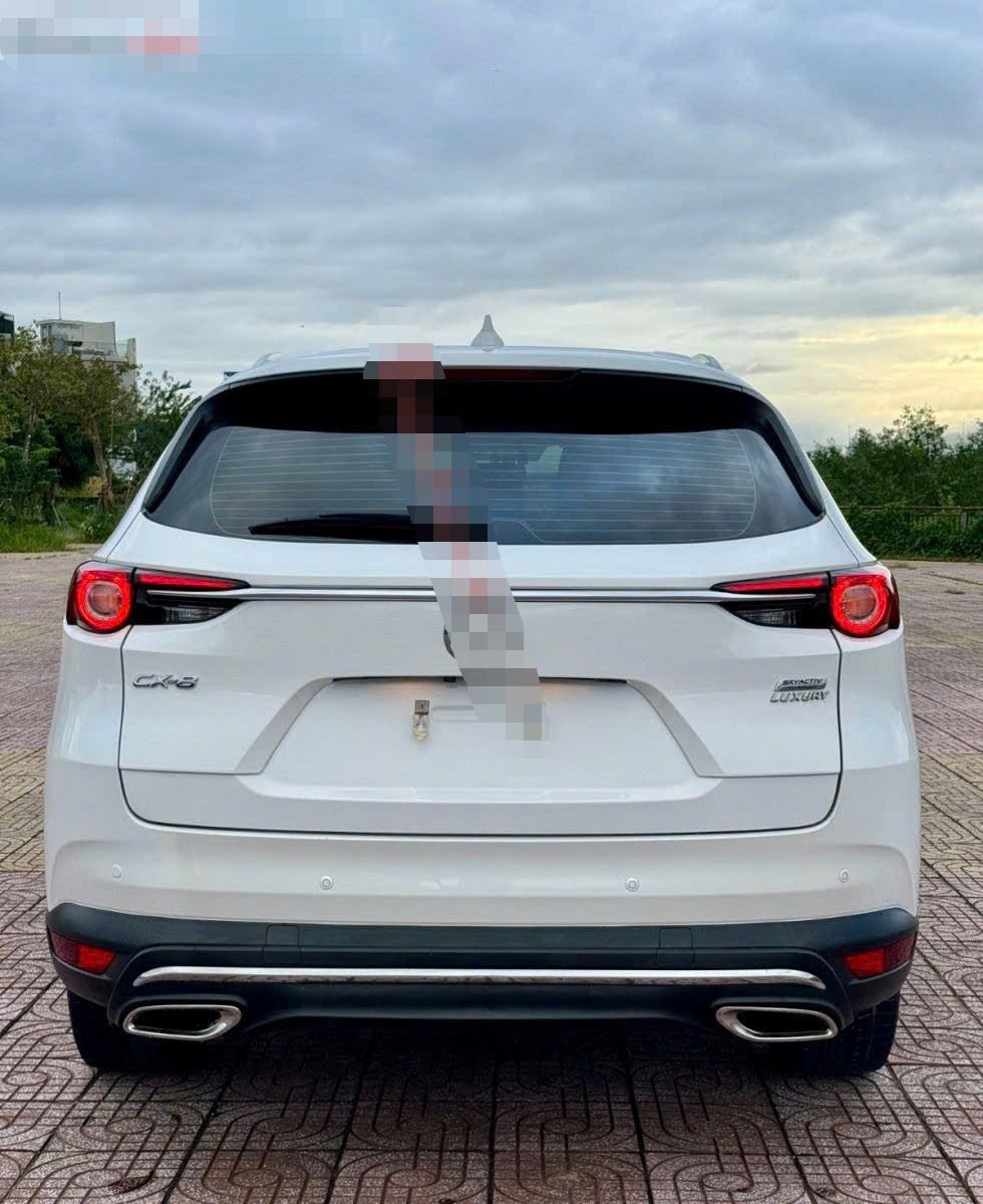 Ảnh thực tế một chiếc&nbsp;Mazda CX-8 đời 2019 được rao bán.