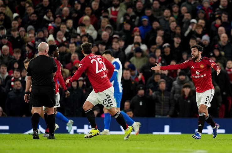 Trực tiếp bóng đá MU - Brighton: "Quỷ đỏ" dồn ép (FA Cup) - 2