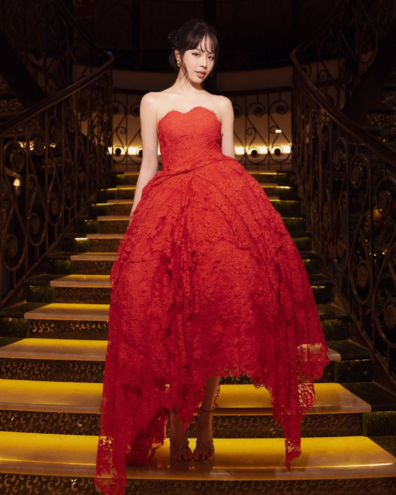 Hoa hậu Thanh Thủy biến hóa đa phong cách tại các sự kiện đầu năm mới 2026 - 8