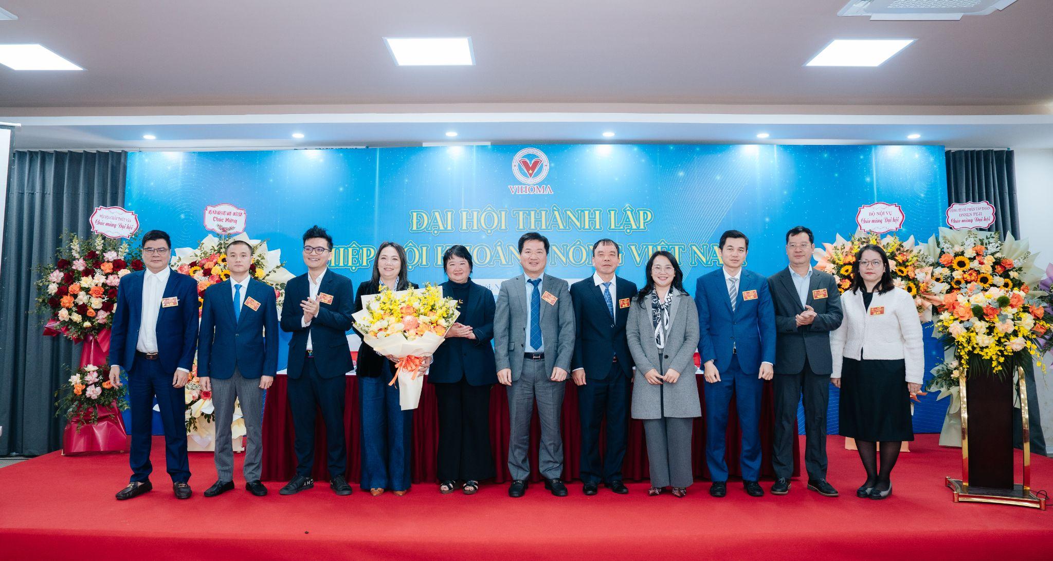 Ra mắt Ban Thường vụ, Ban Lãnh đạo Hiệp hội nhiệm kỳ I