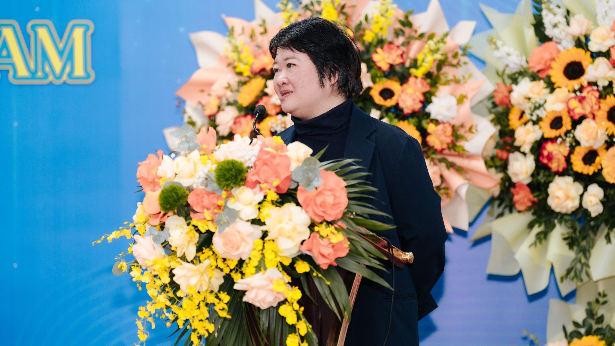 Phó Vụ trưởng Vụ Tổ chức phi chính phủ, Bộ Nội vụ, đại diện Bộ Nội vụ và các Bộ, Ban ngành tham dự đại hội phát biểu