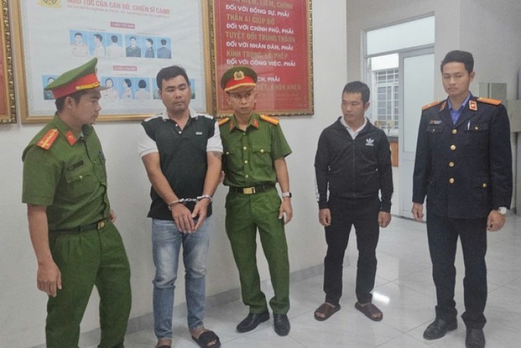 Bắt tạm giam 2 đối tượng đánh người đến liệt giường nhưng giám định thương tích 0%