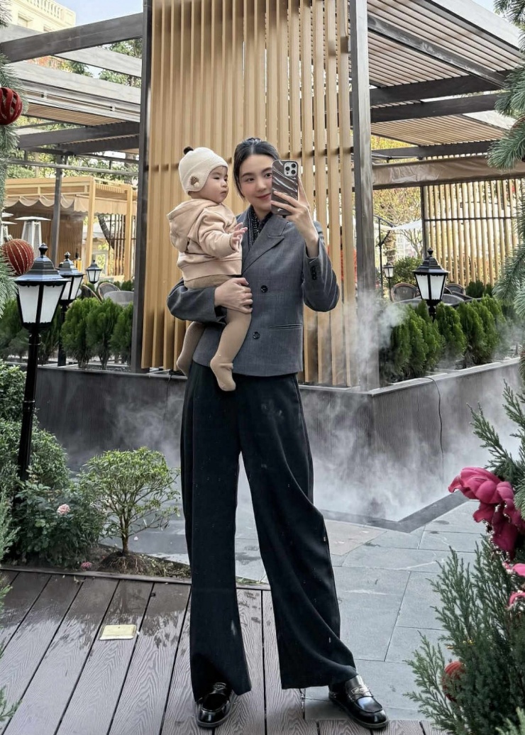 Ảnh sao 13/1: Phương Lê khoe ảnh diện đồ tắm do ông xã chụp - 3