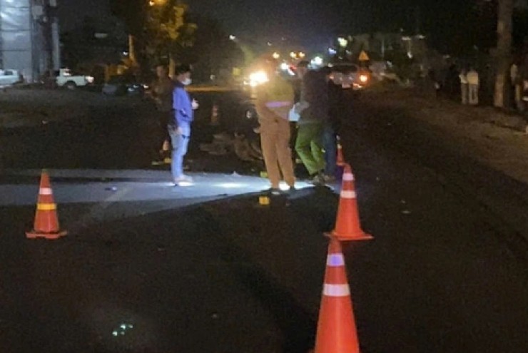 CLIP: Xe con nghi vượt ẩu, tông chết người đi xe máy