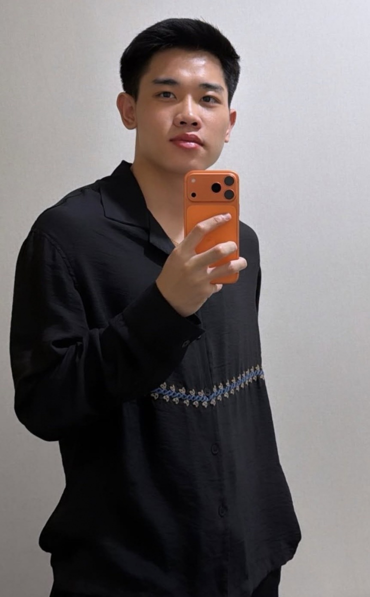 Anh thường chia sẻ hình ảnh đời thường lên tài khoản cá nhân có gần 50.000 người theo dõi.