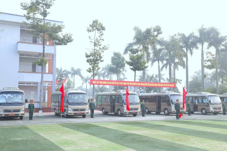 Quang cảnh lễ xuất quân.