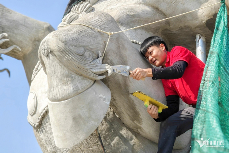 Từng chi tiết được anh Quân tỉ mỉ tạo tác