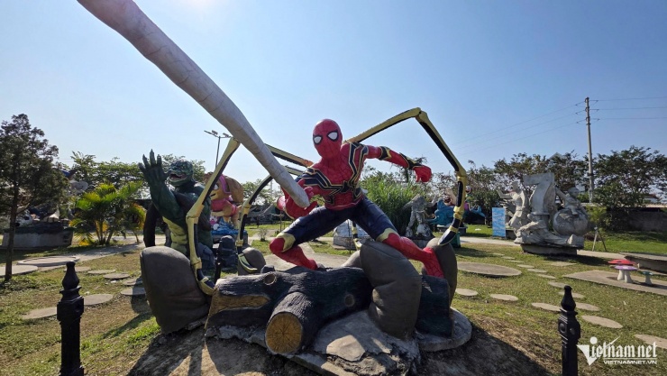 Nhiều tác phẩm ngộ nghĩnh