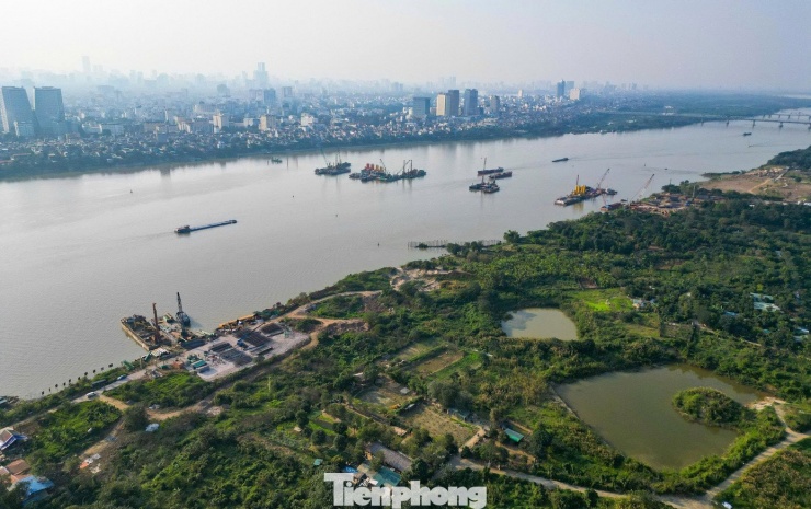 Ngày 9/10/2025, UBND TP Hà Nội tổ chức lễ khởi công Dự án đầu tư xây dựng cầu Trần Hưng Đạo, một trong 8 công trình trọng điểm được khởi công dịp kỷ niệm 71 năm Ngày Giải phóng Thủ đô (10/10/1954).