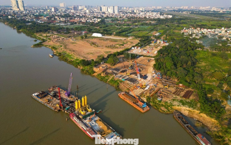 Dự án sẽ đầu tư xây dựng hoàn chỉnh 3 nút giao gồm: Nút giao khác mức với đường Trần Khánh Dư, Nguyễn Khoái, Nút giao với đường đê tả Hồng (đường Long Biên - Xuân Quan), Nút giao bằng với đường Nguyễn Sơn.