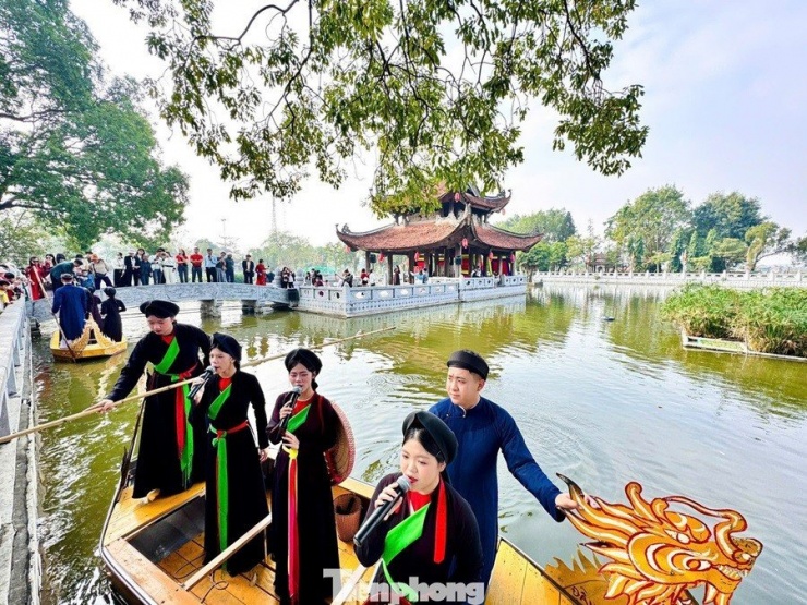 Bộ Chính trị thống nhất chọn ngày 24/11 hằng năm là "Ngày Văn hóa Việt Nam". Ảnh: TPO.