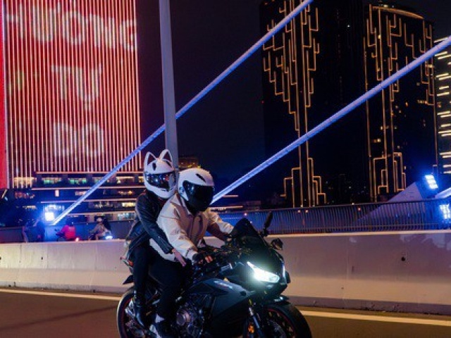 VIDEO: “Cơn sốt” quay phim cùng mô tô phân khối lớn