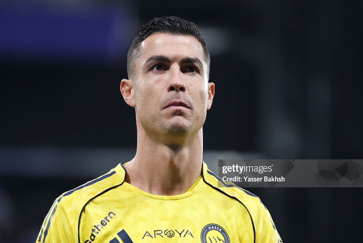 Ronaldo ghi bàn vẫn bị thay ra, Al Nassr thua ngược ở "Siêu kinh điển Ả Rập"