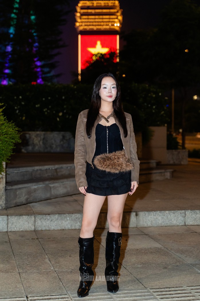 Chị Hải (28 tuổi, TPHCM), một khách hàng đã chờ đợi cả tháng để trải nghiệm, chia sẻ: "Đặc biệt là ý tưởng khi chạy ngang cây cầu có tòa nhà gắn hình ảnh lá cờ của Tổ quốc, em cảm thấy rất là hay... mang được hình ảnh của đất nước mình vào những cái clip ý nghĩa".