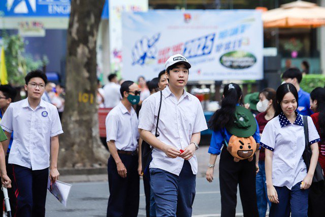 Theo quy định, môn thi thứ ba hoặc bài thi tổ hợp tuyển sinh lớp 10 phải được công bố chậm nhất trước ngày 31/3 hằng năm.