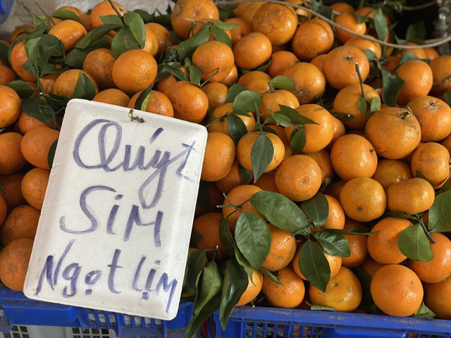 Quýt sim là một trong những loại hoa quả được nhiều người tiêu dùng ưa chuộng.