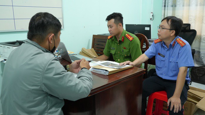 Cơ quan Cảnh sát điều tra Công an tỉnh Đồng Tháp khởi tố bị can Lương Văn Quốc về hành vi gây rối trật tự công cộng. Ảnh: Trọng Tín