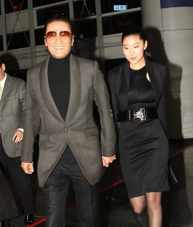 Coco và ông Tạ Hiền những năm mới hẹn hò. Ảnh: Weibo