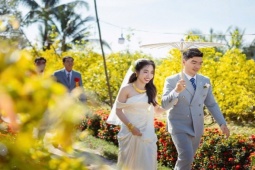 Mừng con gái lấy chồng, ông bố Cần Thơ cho cả vườn mai nở sớm