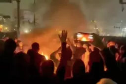 Iran rơi vào thế cực kỳ chông chênh