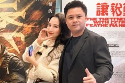 Vợ Phan Thành xách túi hơn nửa tỷ đồng vi vu cùng chồng