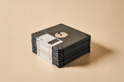 Bạn có biết chiếc "đĩa mềm" huyền thoại từng lớn bằng chiếc đĩa ăn cơm?