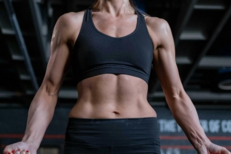 Cô gái 23 tuổi mất kinh sau khi tập gym 6 buổi mỗi tuần