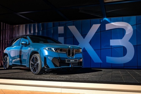 BMW iX3 xuất hiện tại triển lãm CES 2026