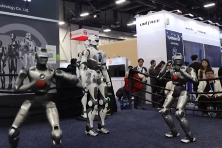 Robot AI cắt tóc, rửa bát, làm tri kỷ với con người