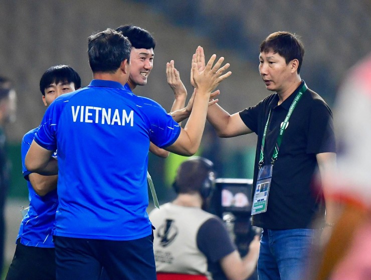 HLV Kim Sang Sik có những tính toán chuẩn xác