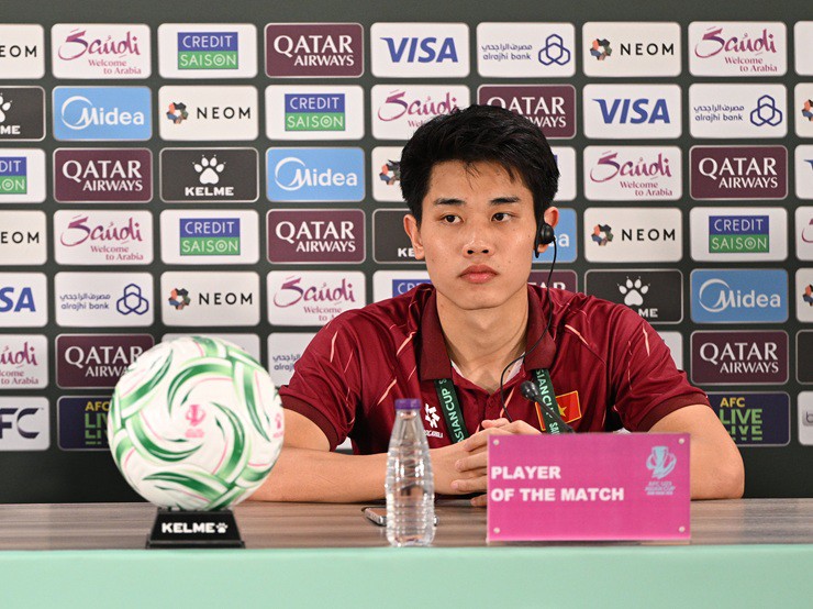 Đình Bắc được AFC bầu chọn là "Cầu thủ xuất sắc nhất trận" (Ảnh: AFC)