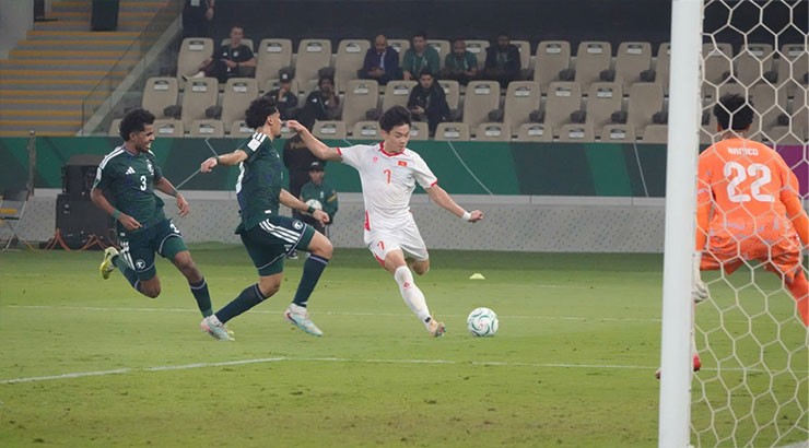 Video bóng đá U23 Saudi Arabia - U23 Việt Nam: Siêu phẩm Đình Bắc, chiến quả ngạo nghễ (U23 châu Á) - 2