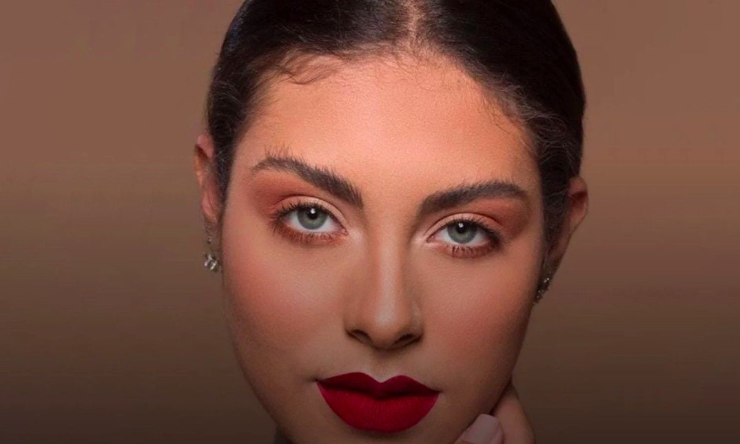 Kamila Rodrigues từ bỏ danh hiệu để trở thành nữ tu.