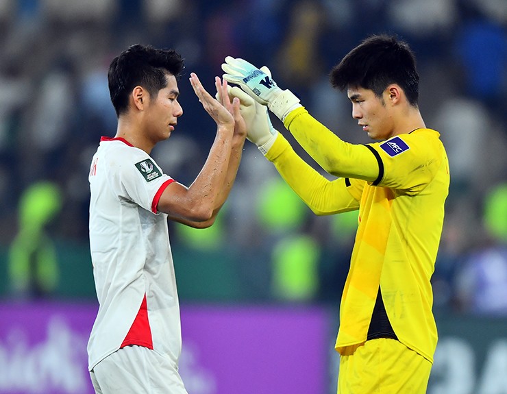 Hiểu Minh và Trung Kiên có trận đấu xuất sắc cùng U23 Việt Nam.