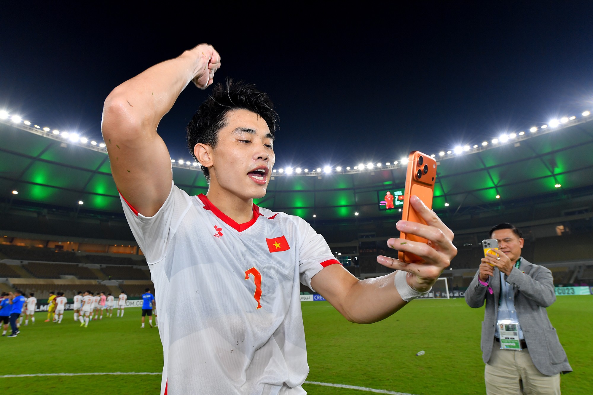 Đình Bắc gửi lời cảm ơn đông đảo người hâm mộ luôn đồng hành và cổ vũ đội tuyển U23 Việt Nam.