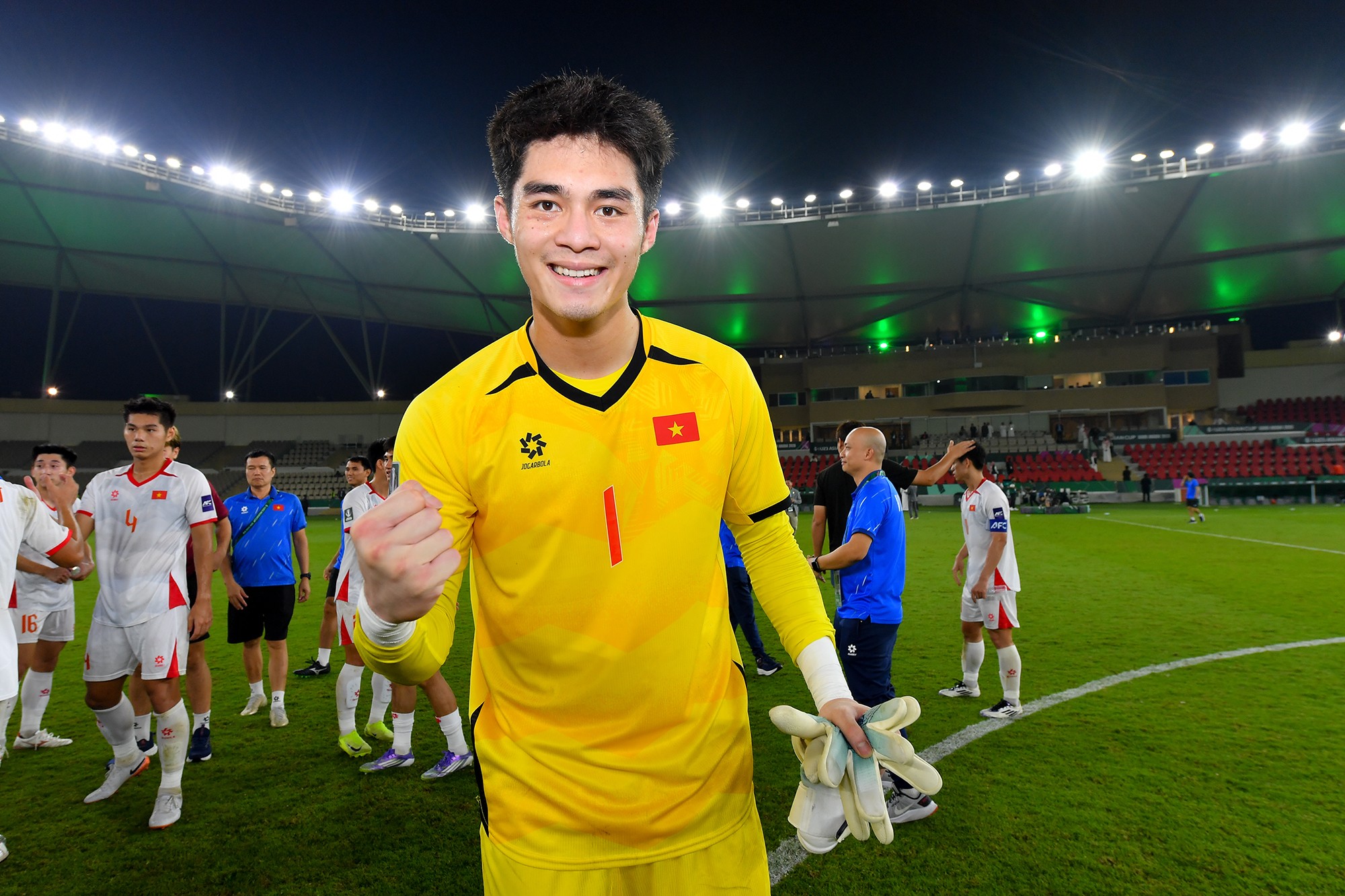 Trung Kiên đã có một trận đấu rực sáng với những tình huống cứu thua xuất thần cho U23 Việt Nam.